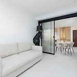 Nowoczesny Przy Plazy Z Parkingiem By Renters