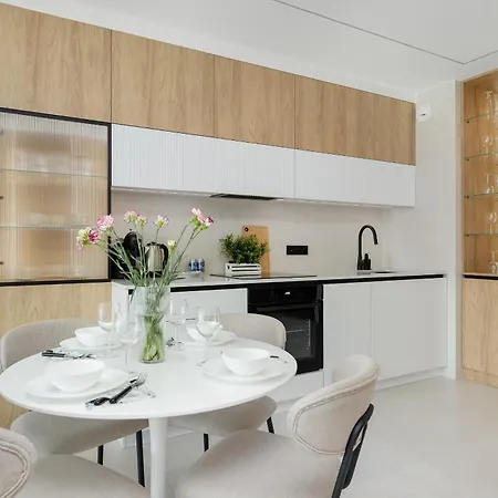 Nowoczesny Przy Plazy Z Parkingiem By Renters Apartamento *
